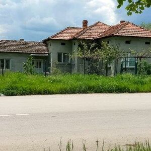 3-bedroom House and 1500 sq. m. Garden near Dobrich