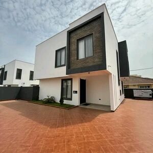 FURNISHED 3-BEDROOM TOWMHOME TO LET@ADJRINGANOR/+23324332120