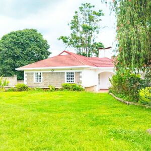 Classic 4 Bedrooms Secure & Tranquil Family-Friendly Home