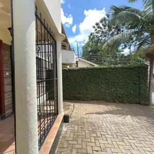 Spacious 4 bedroom townhouse with detached SQ in Kileleshwa 