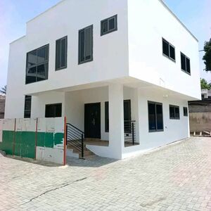 LUXURY 3-BED TOWNHOUSE TO LET@ CANTONMENT, GHANA
