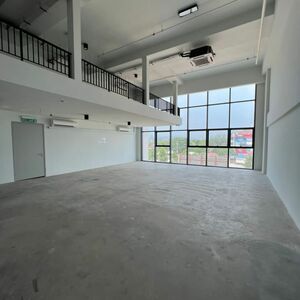 Emhub Kota damansara Shop lot Factory for rent 
